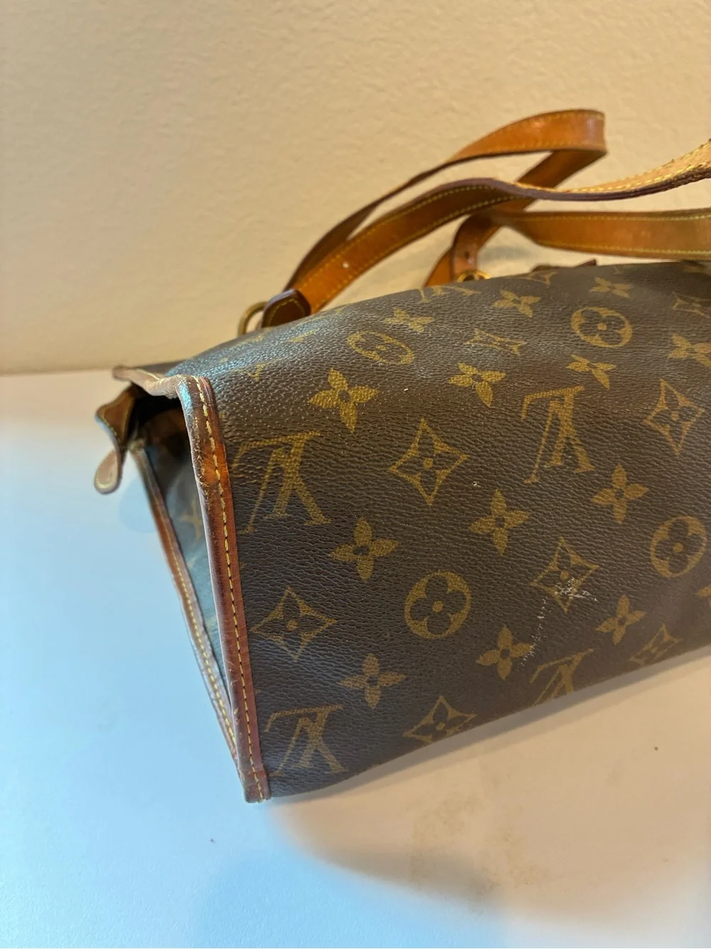 LOUIS VUITTON POPINCOURT HANDBAG.